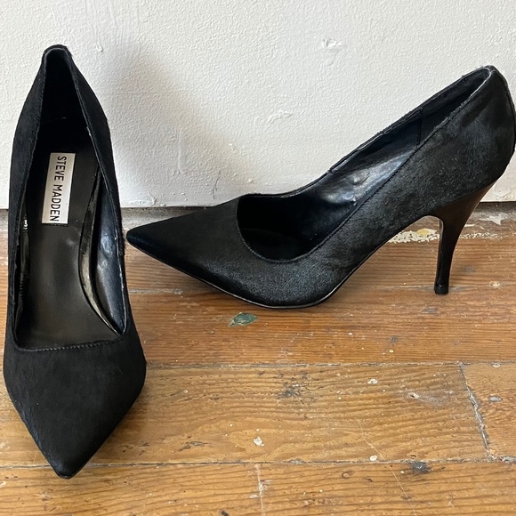 Steve Madden Shoes - Steve Madden black pony hair pumps